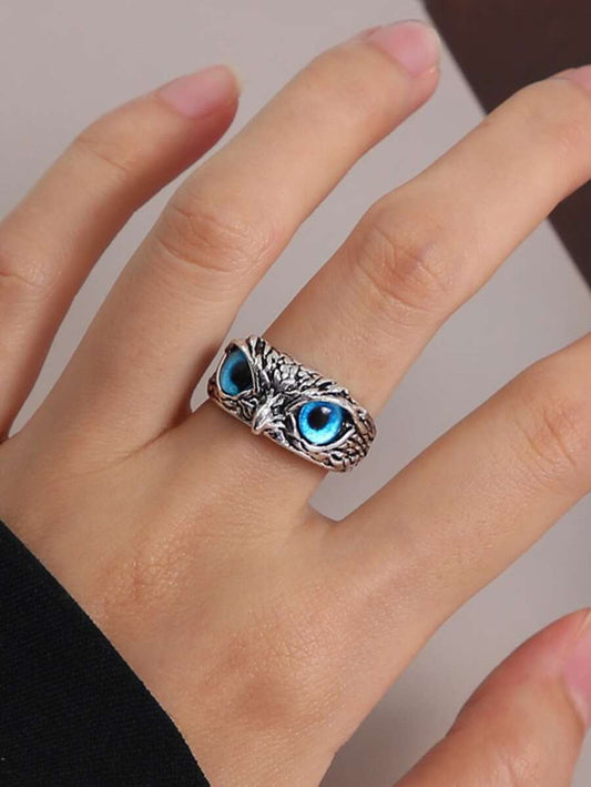 Mystic Owl Blue-Eyed Silver Ring